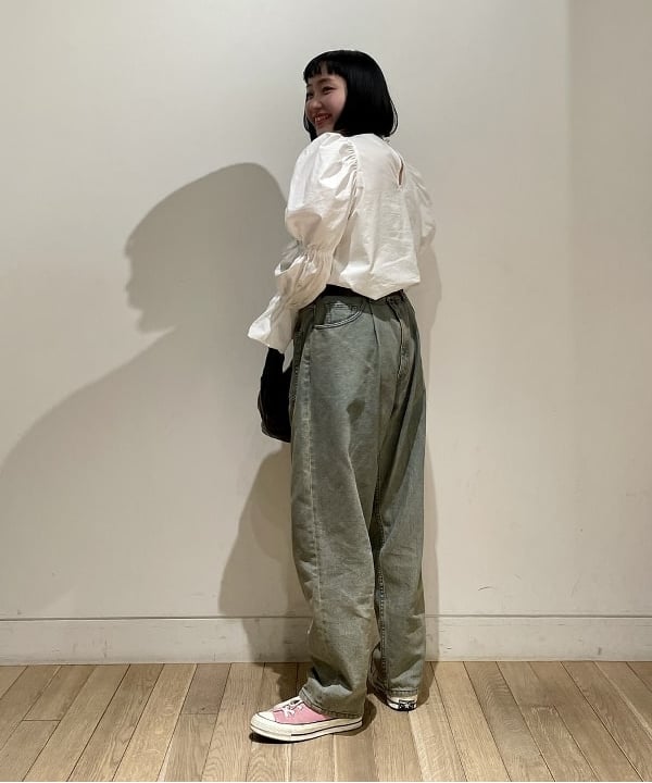 葛岡 七海さんの「BEAMS WOMEN｜ワイド テーパード デニム」を使ったコーディネート