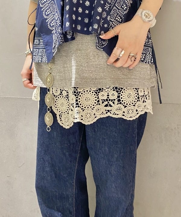 原口 愛さんの「BEAMS WOMEN｜WAREHOUSE & CO. / 別注 ステンシル13 Tシャツ」を使ったコーディネート