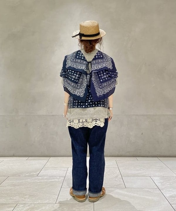 原口 愛さんの「BEAMS WOMEN｜WAREHOUSE & CO. / 別注 ステンシル13 Tシャツ」を使ったコーディネート