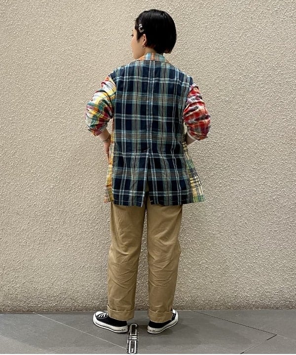 吉野 多恵さんの「BEAMS WOMEN｜BUZZ RICKSON'S &times; BEAMS BOY / チノパンツ」を使ったコーディネート