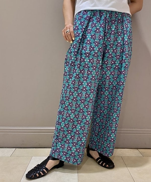 横川 真理奈さんの「BEAMS WOMEN｜」を使ったコーディネート