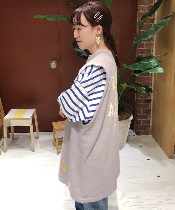 イシイ サオリさんの「BEAMS WOMEN｜WAREHOUSE &times; BEAMS BOY / 別注 フットボール Tシャツ」を使ったコーディネート