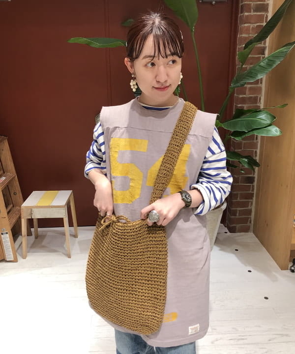 イシイ サオリさんの「BEAMS WOMEN｜WAREHOUSE &times; BEAMS BOY / 別注 フットボール Tシャツ」を使ったコーディネート