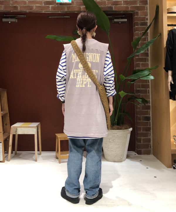 イシイ サオリさんの「BEAMS WOMEN｜WAREHOUSE &times; BEAMS BOY / 別注 フットボール Tシャツ」を使ったコーディネート