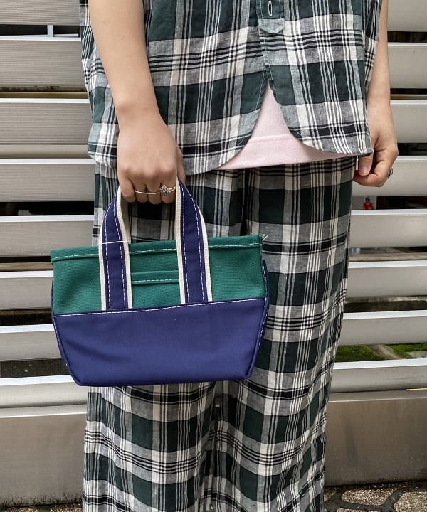 EMORIさんの「BEAMS WOMEN｜L.L.Bean × BEAMS PLUS ＆ BEAMS BOY / Deep Bottom Deluxe Boat and Tote Mini」を使ったコーディネート