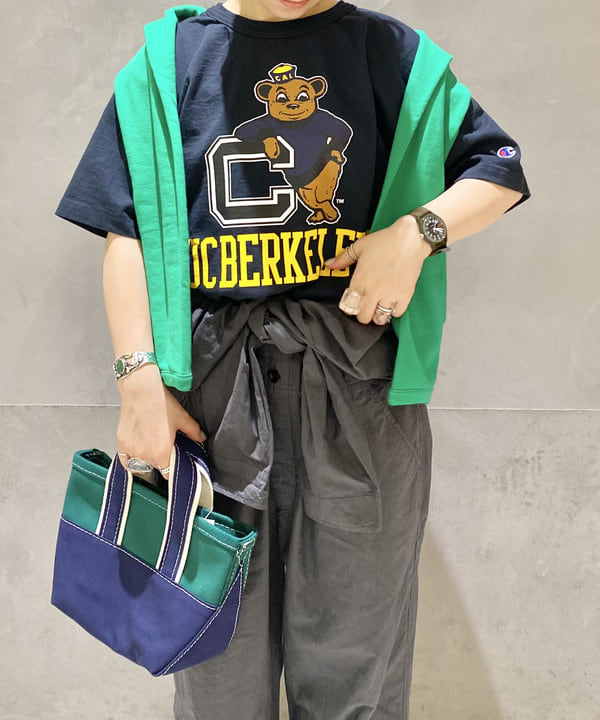 原口 愛さんの「BEAMS WOMEN｜L.L.Bean × BEAMS PLUS ＆ BEAMS BOY / Deep Bottom Deluxe Boat and Tote Mini」を使ったコーディネート