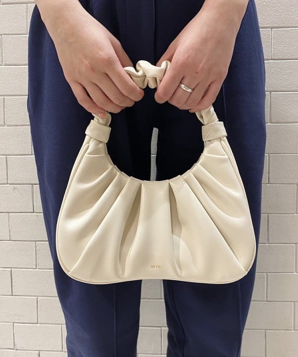 吉田 花さんの「BEAMS WOMEN｜」を使ったコーディネート