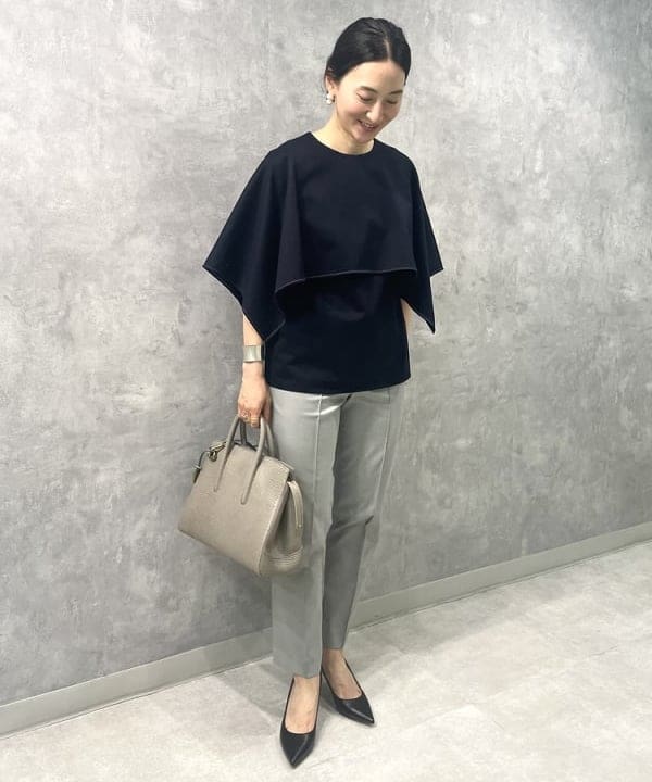 越智 里美さんの「BEAMS WOMEN｜Demi-Luxe BEAMS / ダブルパール イヤリング」を使ったコーディネート