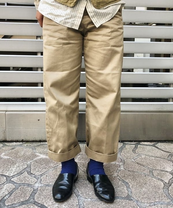 おとむさんの「BEAMS WOMEN｜【別注】BUZZ RICKSON'S / チノパンツ」を使ったコーディネート