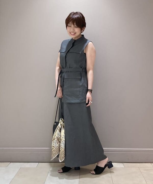 塚越 有紀さんの「BEAMS WOMEN｜Demi-Luxe BEAMS / リネン 4ポケットシャツ」を使ったコーディネート