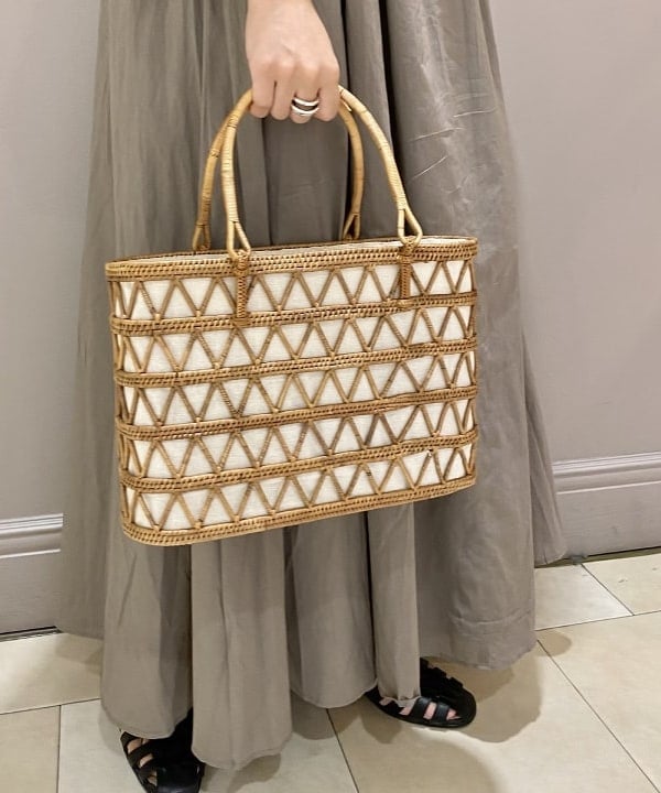 横川 真理奈さんの「BEAMS WOMEN｜」を使ったコーディネート