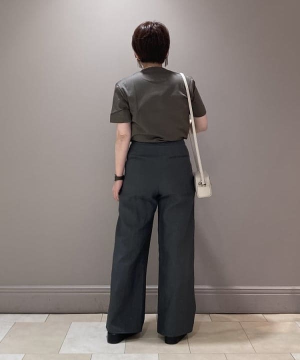 塚越 有紀さんの「BEAMS WOMEN｜SLOANE / コットン天竺  Tシャツ」を使ったコーディネート