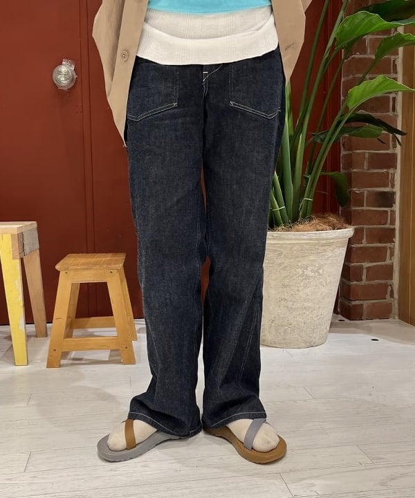 ミナミマリコさんの「BEAMS WOMEN｜【別注】BUZZ RICKSON'S / USアーミーDENIM」を使ったコーディネート