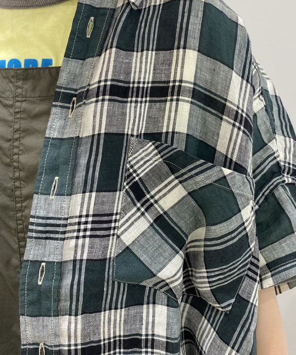 原口 愛さんの「BEAMS WOMEN｜ソロテックス レイン ビブ」を使ったコーディネート