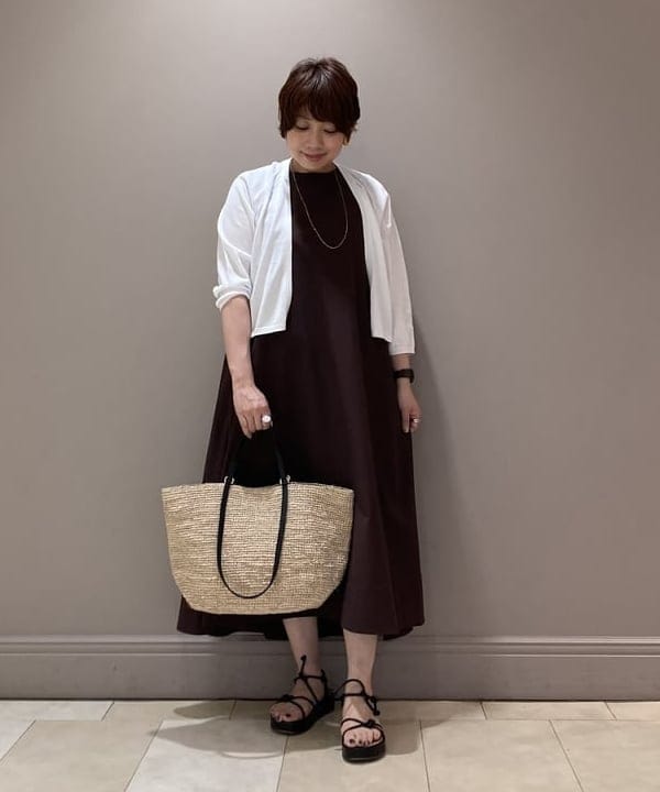 塚越 有紀さんの「BEAMS WOMEN｜Demi-Luxe BEAMS / ノースリーブ マキシワンピース」を使ったコーディネート