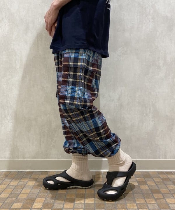 平柳 楓馬さんの「BEAMS WOMEN｜KEEN / シャンティ」を使ったコーディネート