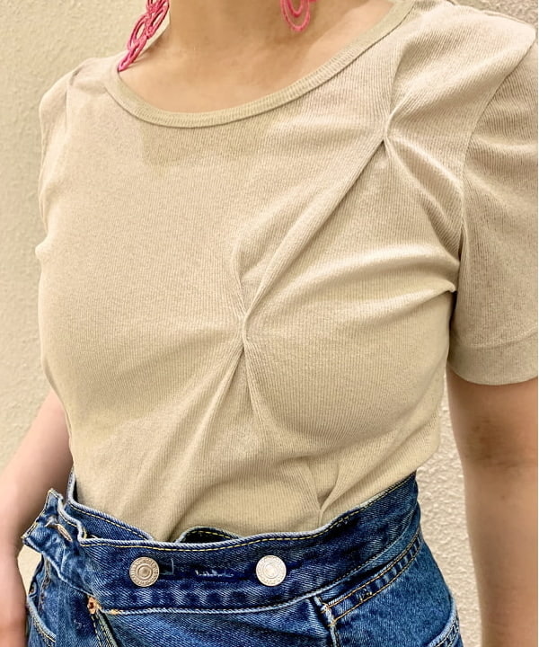吉田　真実さんの「BEAMS WOMEN｜」を使ったコーディネート