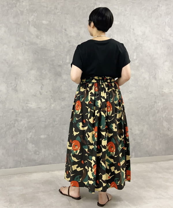 もり ともみさんの「BEAMS WOMEN｜ATON / スビン キャップスリーブ Tシャツ」を使ったコーディネート