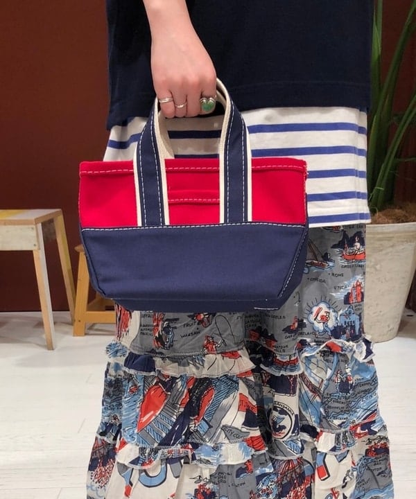 イシイ サオリさんの「BEAMS WOMEN｜LACOSTE &times; BEAMS BOY / 別注 ヘビーピケ ポロシャツ」を使ったコーディネート