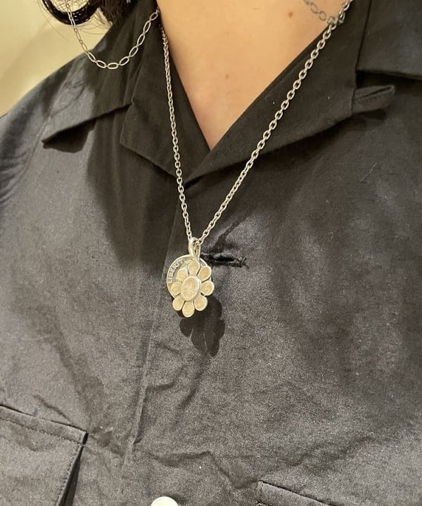 天池 隆佑さんの「BEAMS WOMEN｜NORTH WORKS / Flower Coin Necklace」を使ったコーディネート
