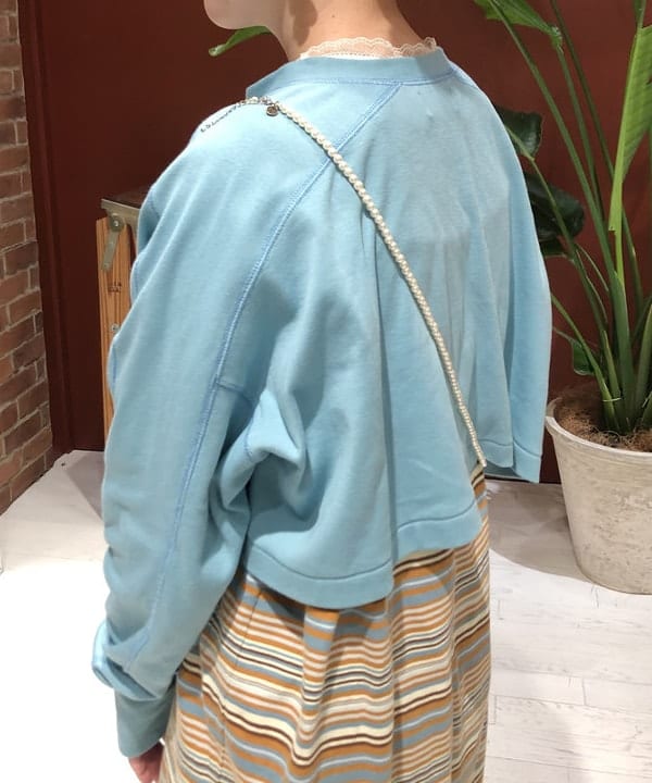 イシイ サオリさんの「BEAMS WOMEN｜BEAMS BOY / マルチボーダー キャミソール ワンピース 22SS」を使ったコーディネート