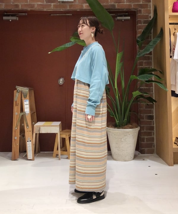 イシイ サオリさんの「BEAMS WOMEN｜BEAMS BOY / マルチボーダー キャミソール ワンピース 22SS」を使ったコーディネート