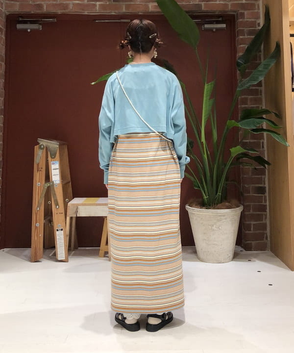 イシイ サオリさんの「BEAMS WOMEN｜BEAMS BOY / マルチボーダー キャミソール ワンピース 22SS」を使ったコーディネート