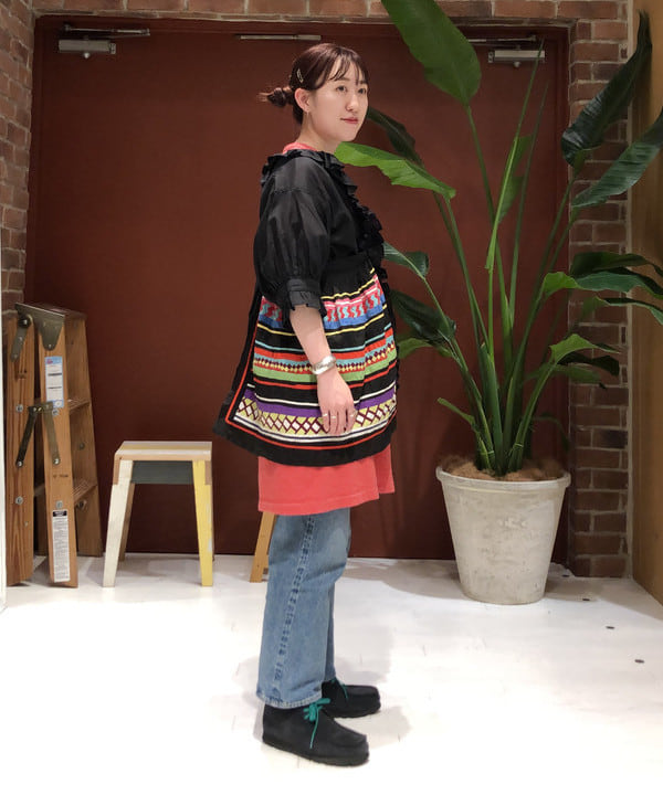 イシイ サオリさんの「BEAMS WOMEN｜BEAMS BOY / コットンリネン フリル ギャザー ショートスリーブ」を使ったコーディネート