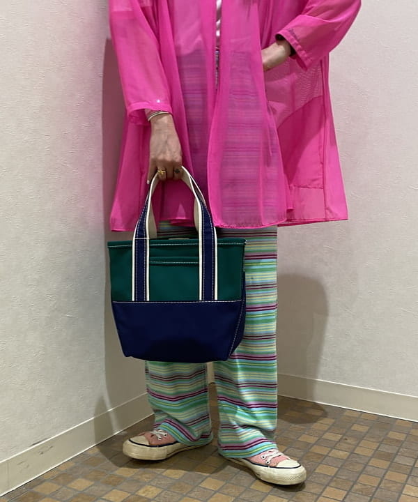 大田 麗未さんの「BEAMS WOMEN｜L.L.Bean / Deep Bottom Deluxe Boat and Tote S」を使ったコーディネート