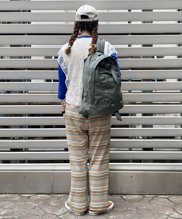 EMORIさんの「BEAMS WOMEN｜BEAMS BOY / ボーイ マルチボーダー イージーパンツ」を使ったコーディネート