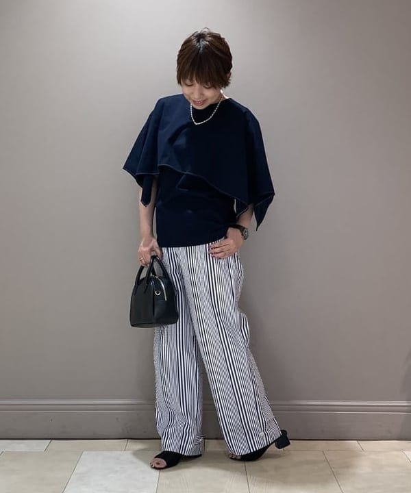 塚越 有紀さんの「BEAMS WOMEN｜Demi-Luxe BEAMS / ケープカラー プルオーバー」を使ったコーディネート