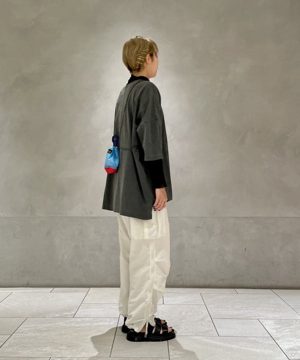 シマダリツコさんの「BEAMS WOMEN｜▲Dr.Martens / CLARISSAII」を使ったコーディネート