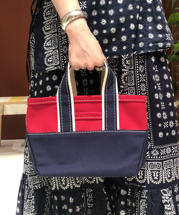 イシイ サオリさんの「BEAMS WOMEN｜BEAMS BOY / パネル クレイジー スカート」を使ったコーディネート