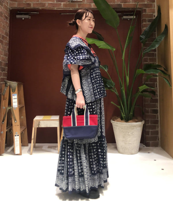 イシイ サオリさんの「BEAMS WOMEN｜BEAMS BOY / パネル クレイジー スカート」を使ったコーディネート