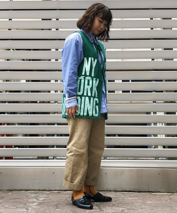 おとむさんの「BEAMS WOMEN｜【別注】BUZZ RICKSON'S / チノパンツ」を使ったコーディネート