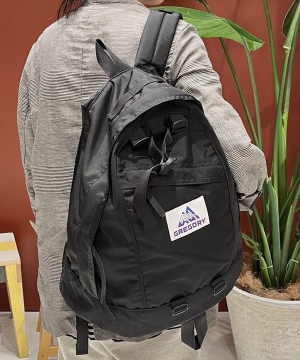 ミナミマリコさんの「BEAMS WOMEN｜WAREHOUSE & CO. / 別注 ステンシル13 Tシャツ」を使ったコーディネート