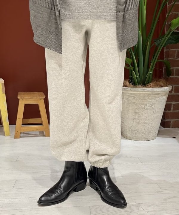 ミナミマリコさんの「BEAMS WOMEN｜WAREHOUSE & CO. / 別注 ステンシル13 Tシャツ」を使ったコーディネート