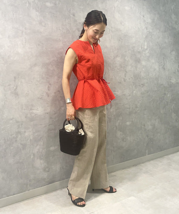 越智 里美さんの「BEAMS WOMEN｜jour couture / Dimple.01 パールピアス」を使ったコーディネート