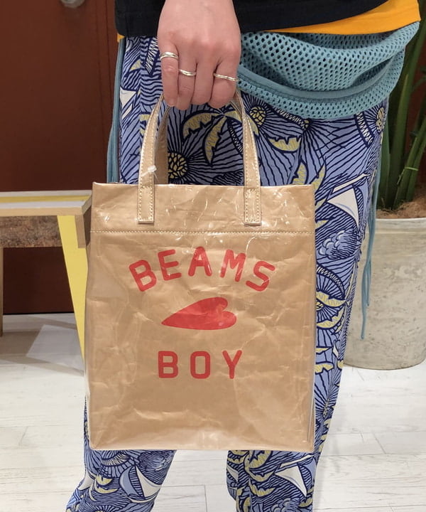 イシイ サオリさんの「BEAMS WOMEN｜SUN SURF &times; BEAMS BOY / 別注 ハワイアン イージーパンツ」を使ったコーディネート