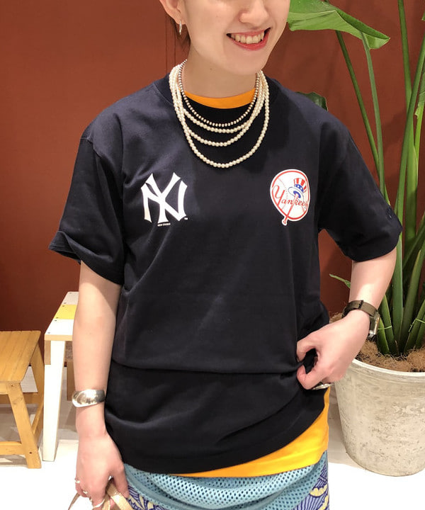 イシイ サオリさんの「BEAMS WOMEN｜SUN SURF &times; BEAMS BOY / 別注 ハワイアン イージーパンツ」を使ったコーディネート