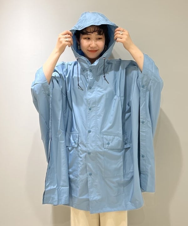 中丸　栞さんの「BEAMS WOMEN｜Traditional Weatherwear / バンブー ビニール傘」を使ったコーディネート