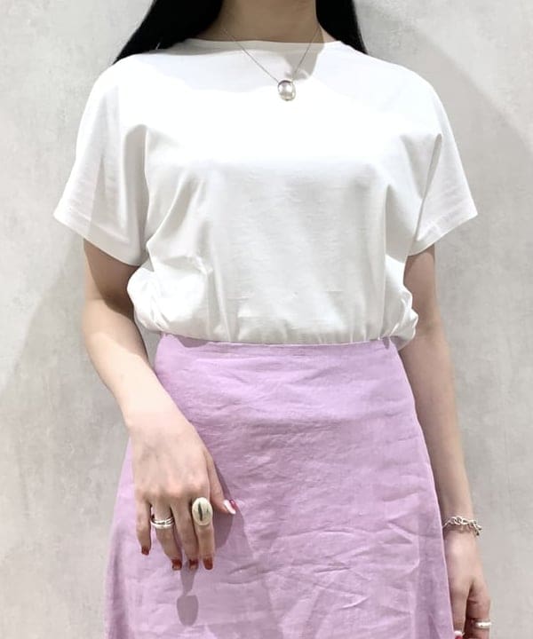 カワライさんの「BEAMS WOMEN｜ATON / スビンコットン キャップスリーブ Tシャツ」を使ったコーディネート