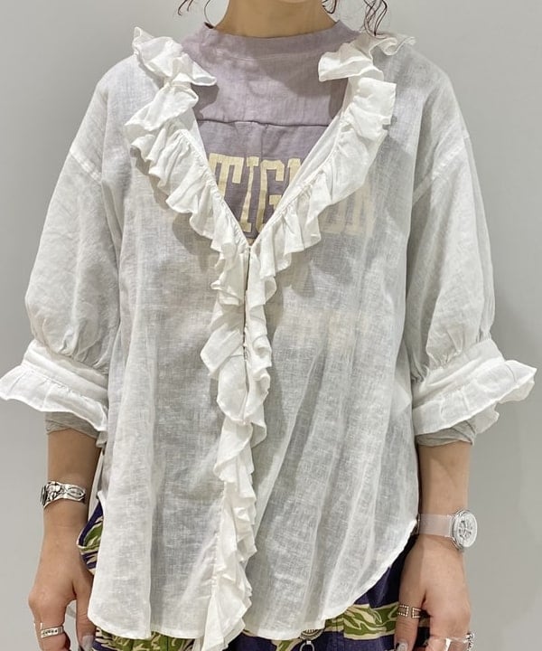 原口 愛さんの「BEAMS WOMEN｜MBT / KISUMU CLASSIC」を使ったコーディネート