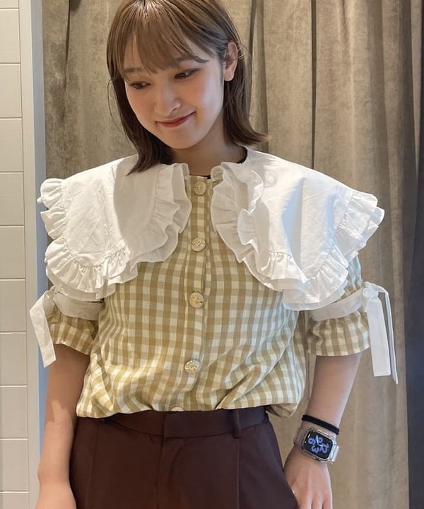 松本 佳菜子さんの「BEAMS WOMEN｜RBS / ツイスト サンダル」を使ったコーディネート