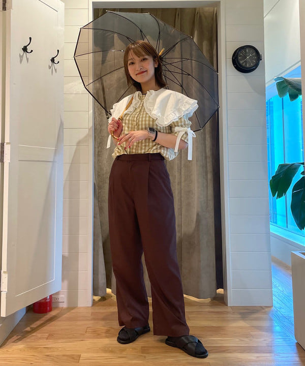 松本 佳菜子さんの「BEAMS WOMEN｜RBS / ツイスト サンダル」を使ったコーディネート