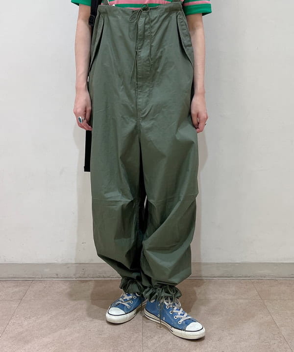 清水 彩乃さんの「BEAMS WOMEN｜BEAMS BOY / US ARMY オーバー パンツ」を使ったコーディネート