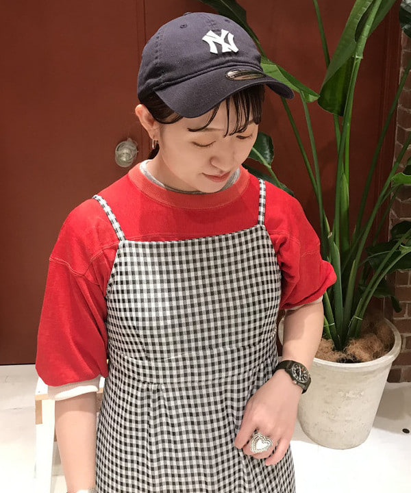 イシイ サオリさんの「BEAMS WOMEN｜BEAMS BOY / ギンガム ジャカード キャミ ワンピース」を使ったコーディネート