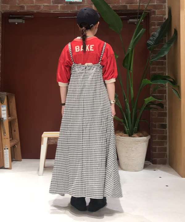 イシイ サオリさんの「BEAMS WOMEN｜BEAMS BOY / ギンガム ジャカード キャミ ワンピース」を使ったコーディネート