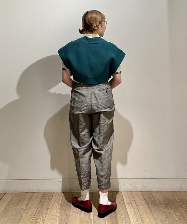 葛岡 七海さんの「BEAMS WOMEN｜BEAMS BOY/ チェック ワンプリーツ テーパードパンツ」を使ったコーディネート