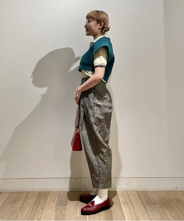 葛岡 七海さんの「BEAMS WOMEN｜BEAMS BOY/ チェック ワンプリーツ テーパードパンツ」を使ったコーディネート